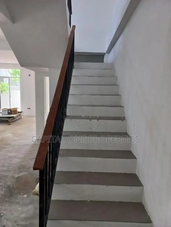 OFFICE/STORAGE SPACE FOR RENT IN GOTHAMI RD, RAJAGIRIYA - 1061U