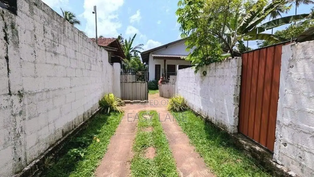 House for sale in Gampaha