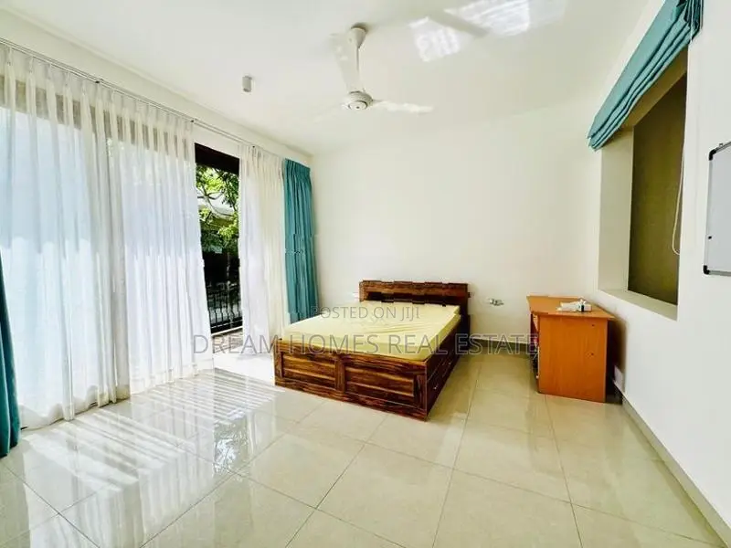 5 Bedroom Brand New Luxury House – Pelawatta, Battaramulla