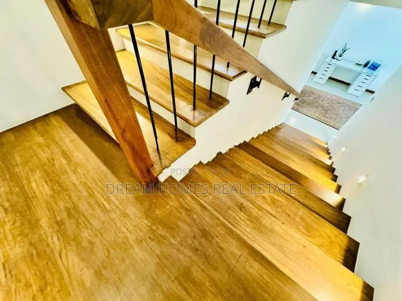 5 Bedroom Brand New Luxury House – Pelawatta, Battaramulla