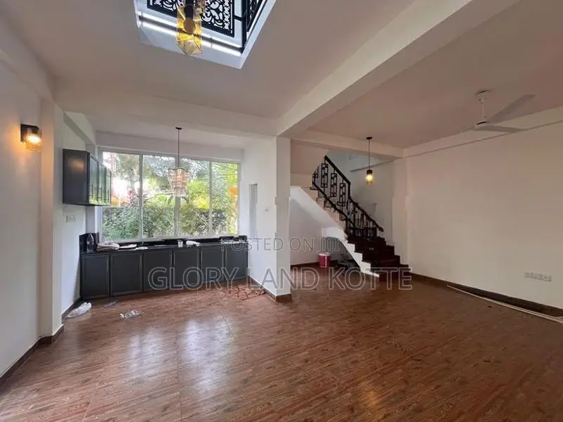 3 Storey House for Rent in Mirihana