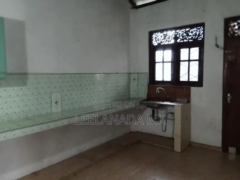 01st Floor Upstairs House for Rent at Erawwala