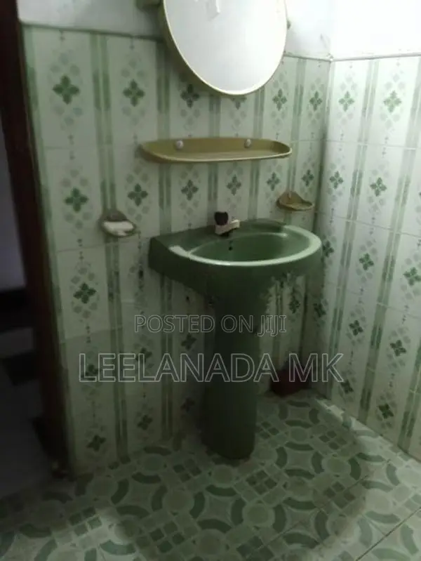 01st Floor Upstairs House for Rent at Erawwala