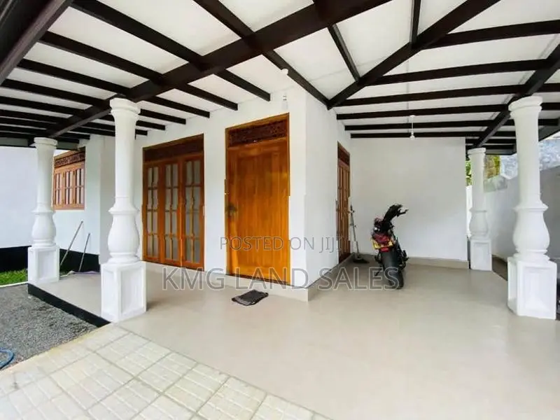 Single storey House for Sale in Pahala Bomiriya, Kaduwela