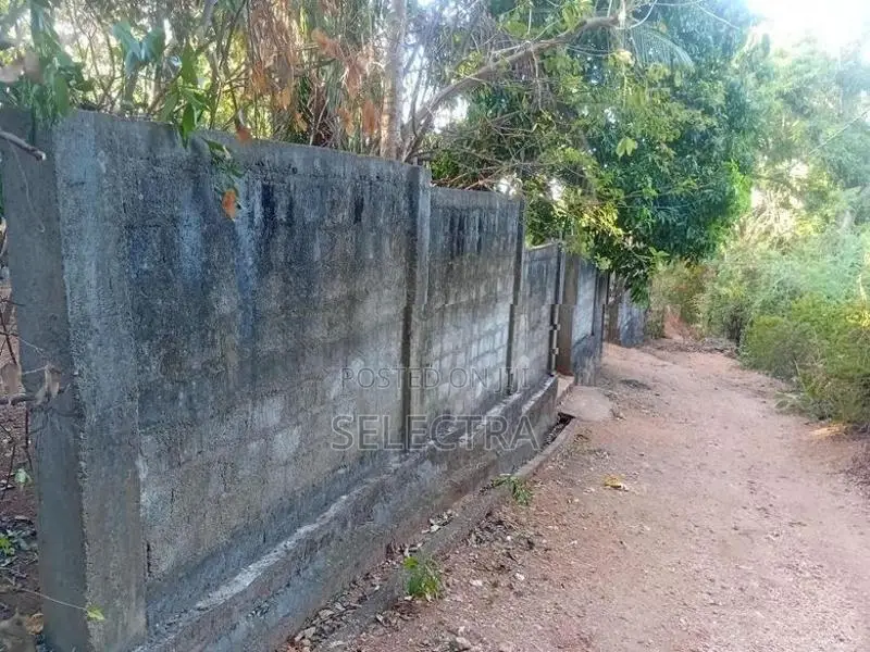Thirty-Five Perches Of Land With A House For Sale.