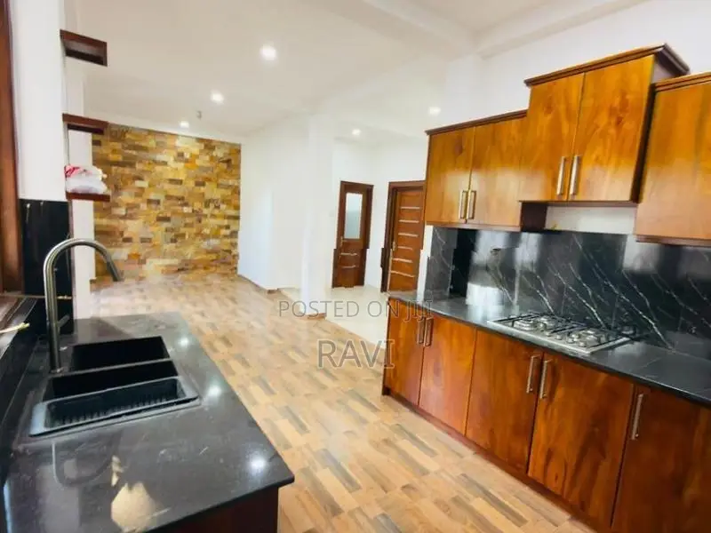 07 Perches Luxury House for Sale Hokandara Thalawathugoda Road
