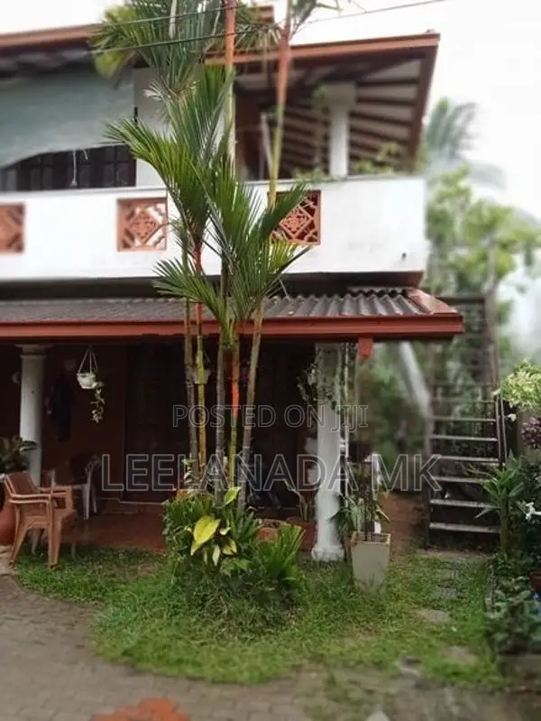 01st Floor Upstairs House for Rent at Erawwala