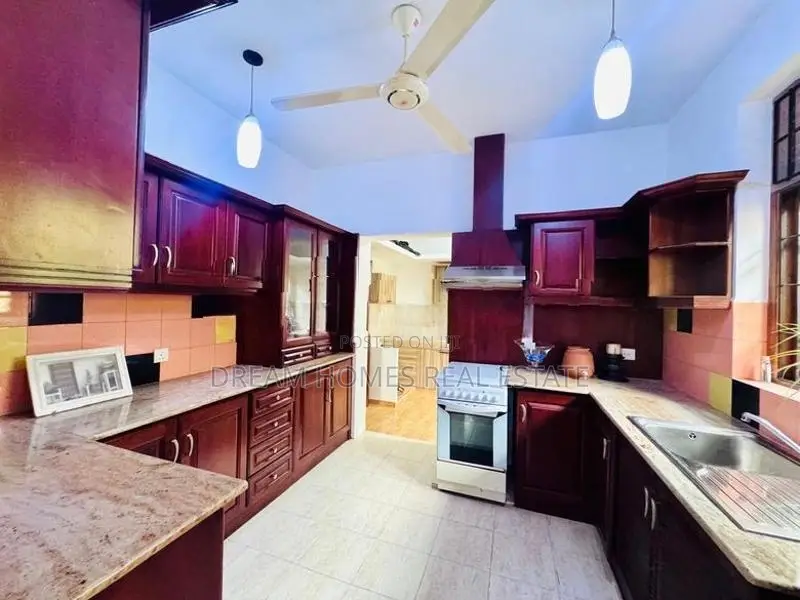Newly Renovated Modern 3-Storey House for Sale – Papiliyana