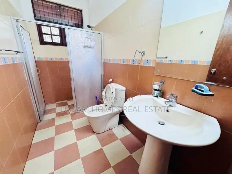 Newly Renovated Modern 3-Storey House for Sale – Papiliyana