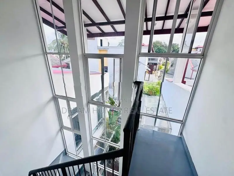 Newly Renovated Modern 3-Storey House for Sale – Papiliyana