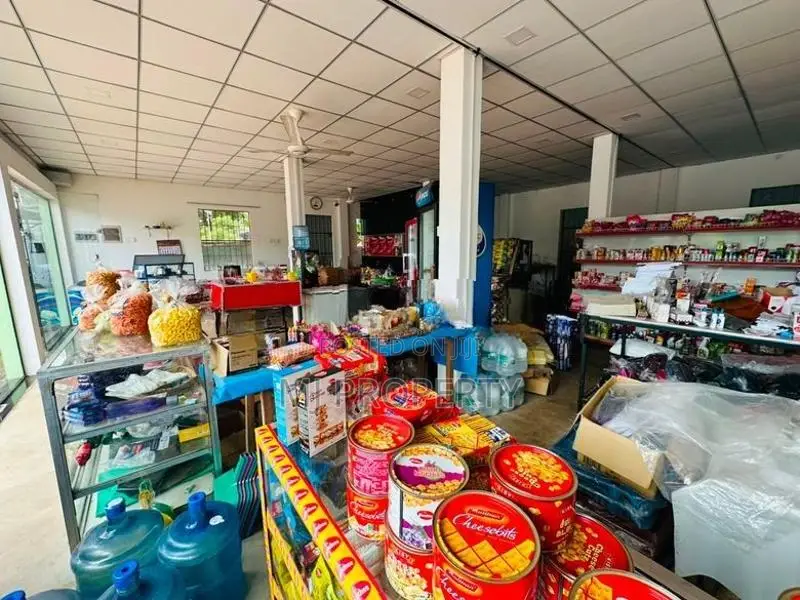 ( YC-1174) Highly Valuable Commercial Shop Space Rent in Homagama