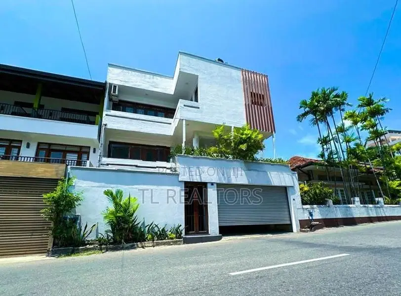 Luxury 3 Storey Residence for Sale - Colombo 6 Tl05