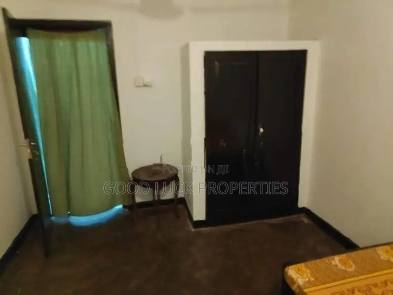 House For Sale In Dehiwala (SZ348)
