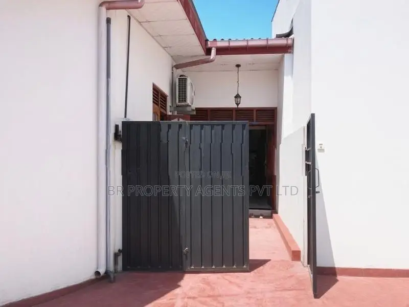 Single Story House for Sale in Wellampitiya