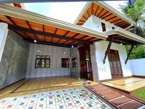 Brand-New House With a Unique Design - Madapatha Kahapola Piliyandala