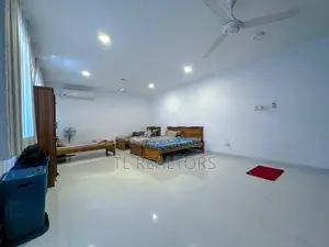 Luxury 3 Storey Residence for Sale - Colombo 6 Tl05
