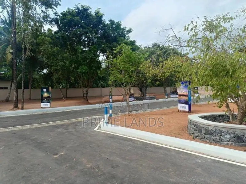 Luxury Land Plots sale in Nawala