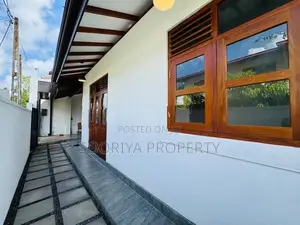 Brand New Architectural Designed House for Sale in Kottawa Piliyandala