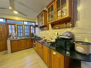 Luxury 3 Storey Residence for Sale - Colombo 6 Tl05