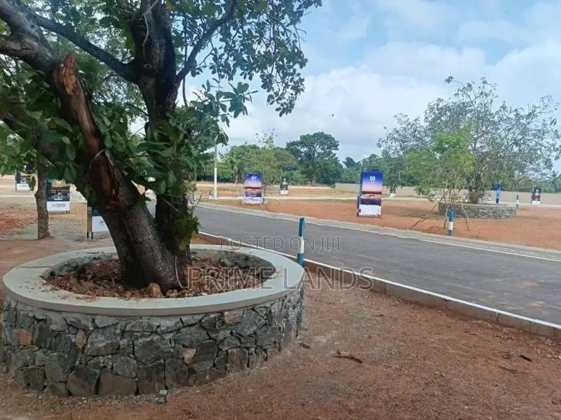 Luxury Land Plots sale in Nawala