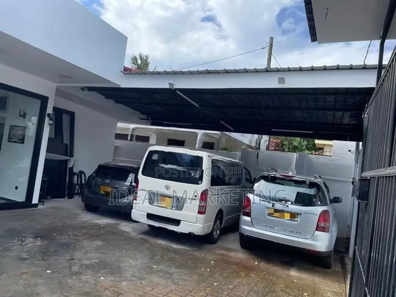 6 Bedroom House for Sale - Dehiwela, Bellanwila (EM1019)