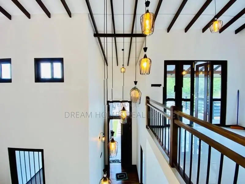 Brand New Luxury Home for Sale – Athurugiriya
