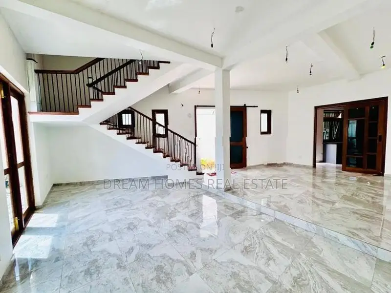 Luxury 5 Bedroom House for Sale – Bellanwila, Boralesgamuwa
