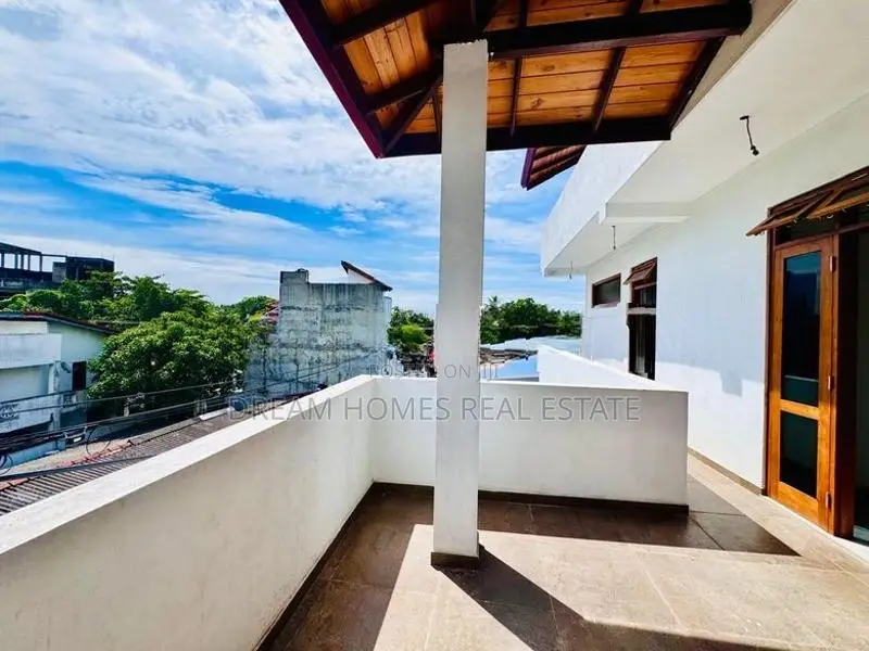Luxury 5 Bedroom House for Sale – Bellanwila, Boralesgamuwa