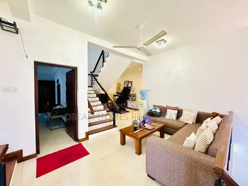 Luxury 3-Story House for Sale in Kotte – Rajagiriya Road