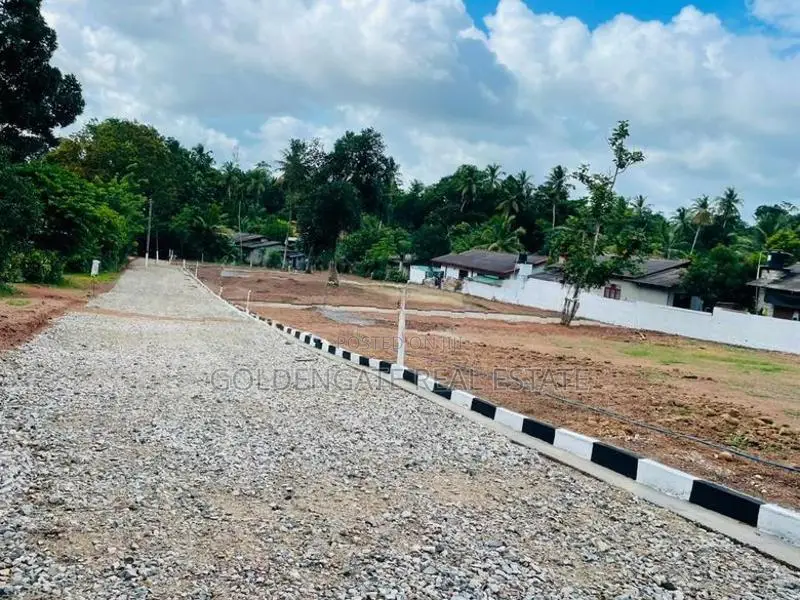 Udugampola Best Land Sale Near 244 Rode