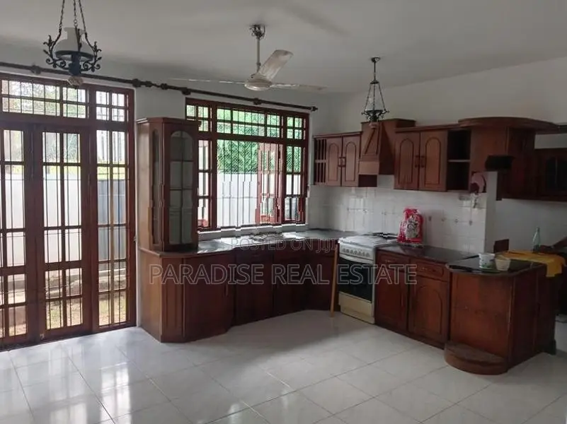 TOW STORY HOUSE FOR RENT IN ATHULKOTTE