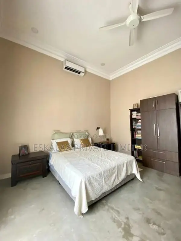 Three Stories Luxury House For Sale in Malabe - EH385