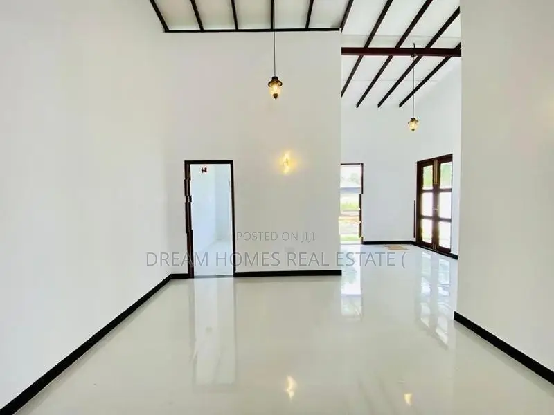 10 Perch Brand New House for Sale – Athurugiriya