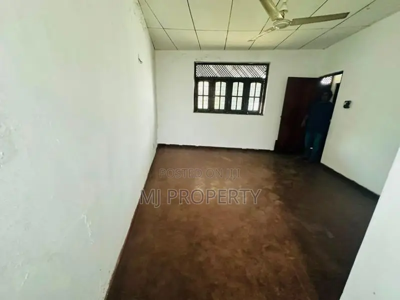 ( YR-1162) Valuable Two Storey House Rent in Maharagama