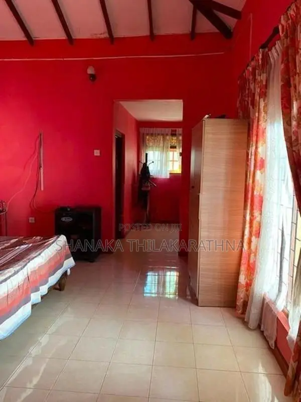 5 - Bedroom Large House for Sale – Kiribathkumbura, Peradeniya