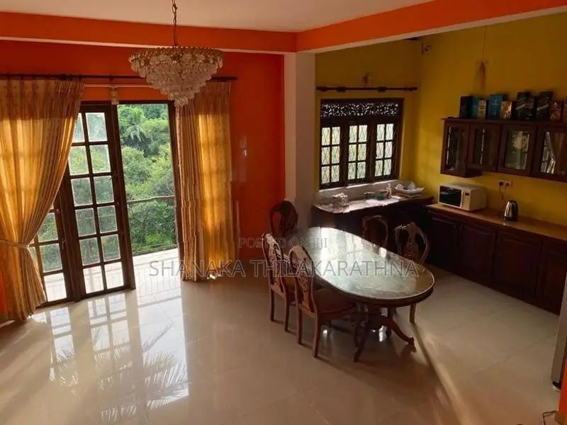 5 - Bedroom Large House for Sale – Kiribathkumbura, Peradeniya