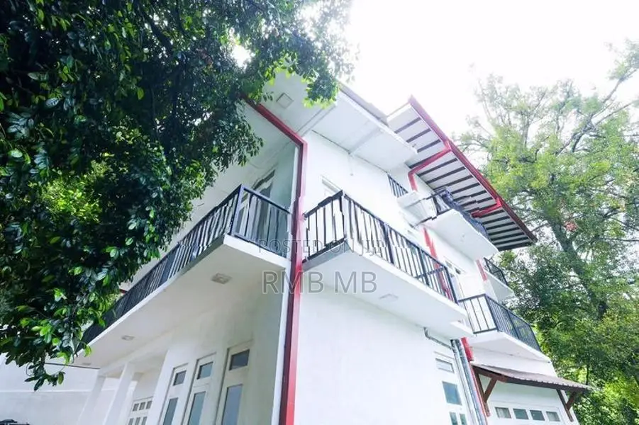 3km to Kandy Town House for Sale