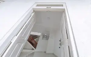 3km to Kandy Town House for Sale