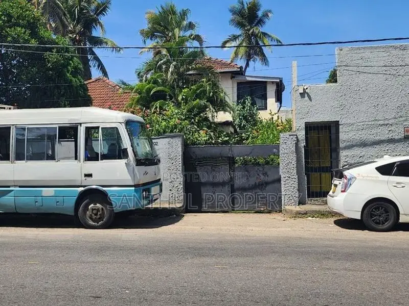 Prime Main Road-Facing Land for Sale – Dehiwala, Karagampitiya
