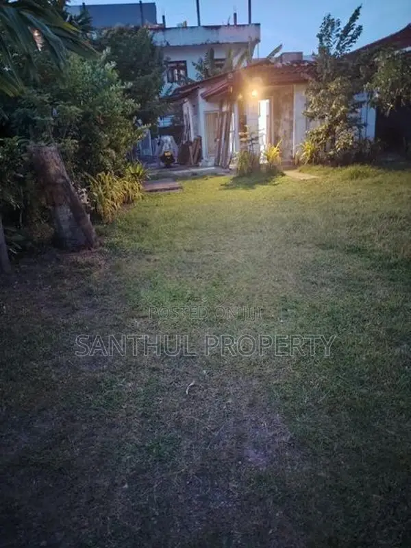 Prime Residential Land with House for Sale – Mount Lavinia