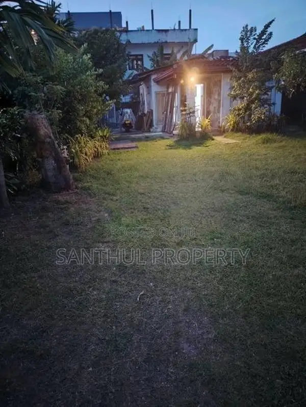 Prime Residential Land with House for Sale – Mount Lavinia