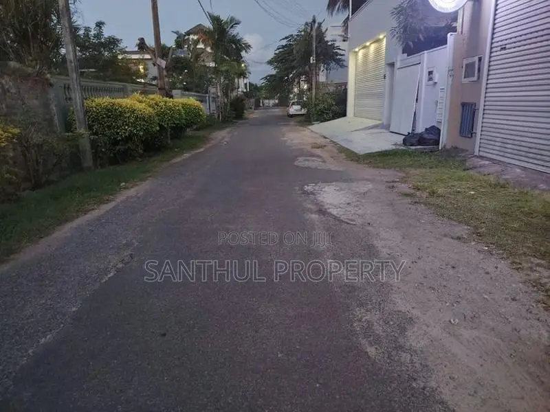 Prime Residential Land with House for Sale – Mount Lavinia