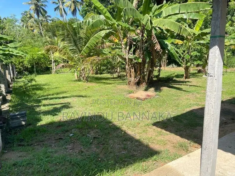 Land with House Sale in Kurunegala