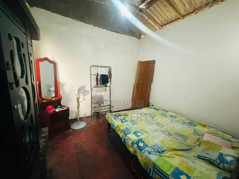 ( YS-1090) Valuable Single Storey House Sale in Meegoda , Halbarawa