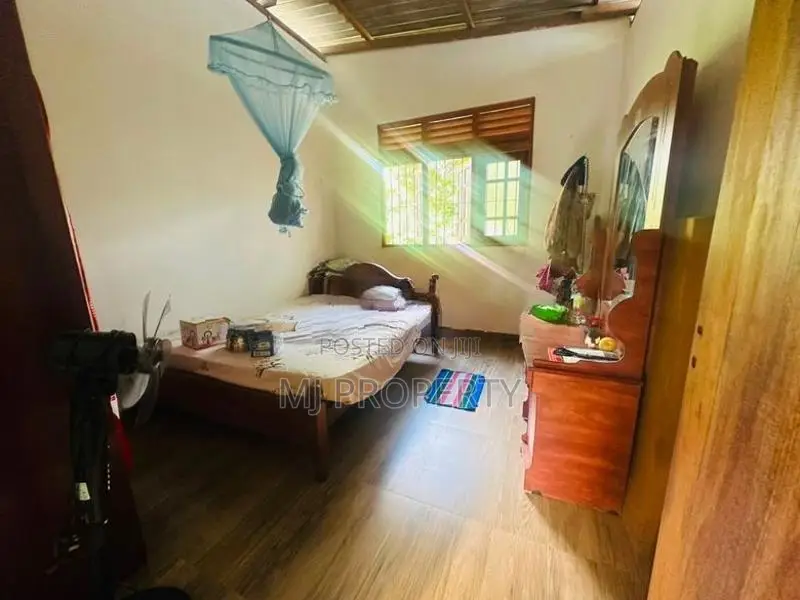 ( YS-1090) Valuable Single Storey House Sale in Meegoda , Halbarawa