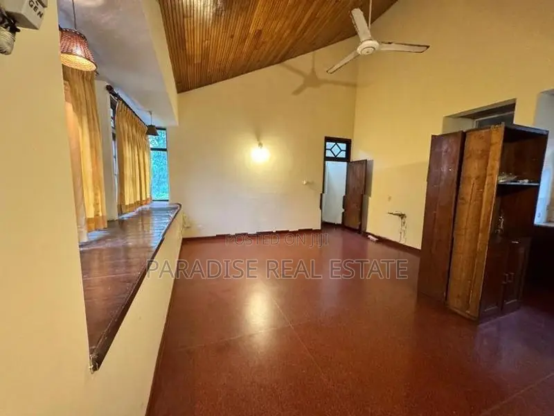 SPACIOUS 1ST FLOOR HOUSE FOR RENT IN ATHULKOTTE