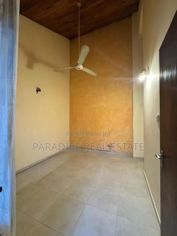 SPACIOUS 1ST FLOOR HOUSE FOR RENT IN ATHULKOTTE