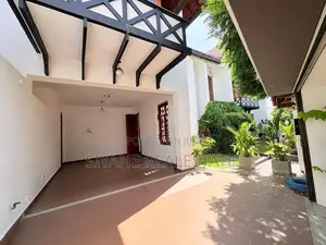 Luxury House with Private Swimming Pool for Sale – Koswatta, Nawala