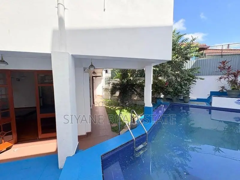 Luxury House with Private Swimming Pool for Sale – Koswatta, Nawala