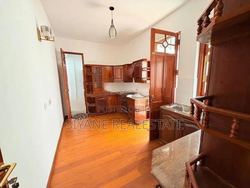 Luxury House with Private Swimming Pool for Sale – Koswatta, Nawala